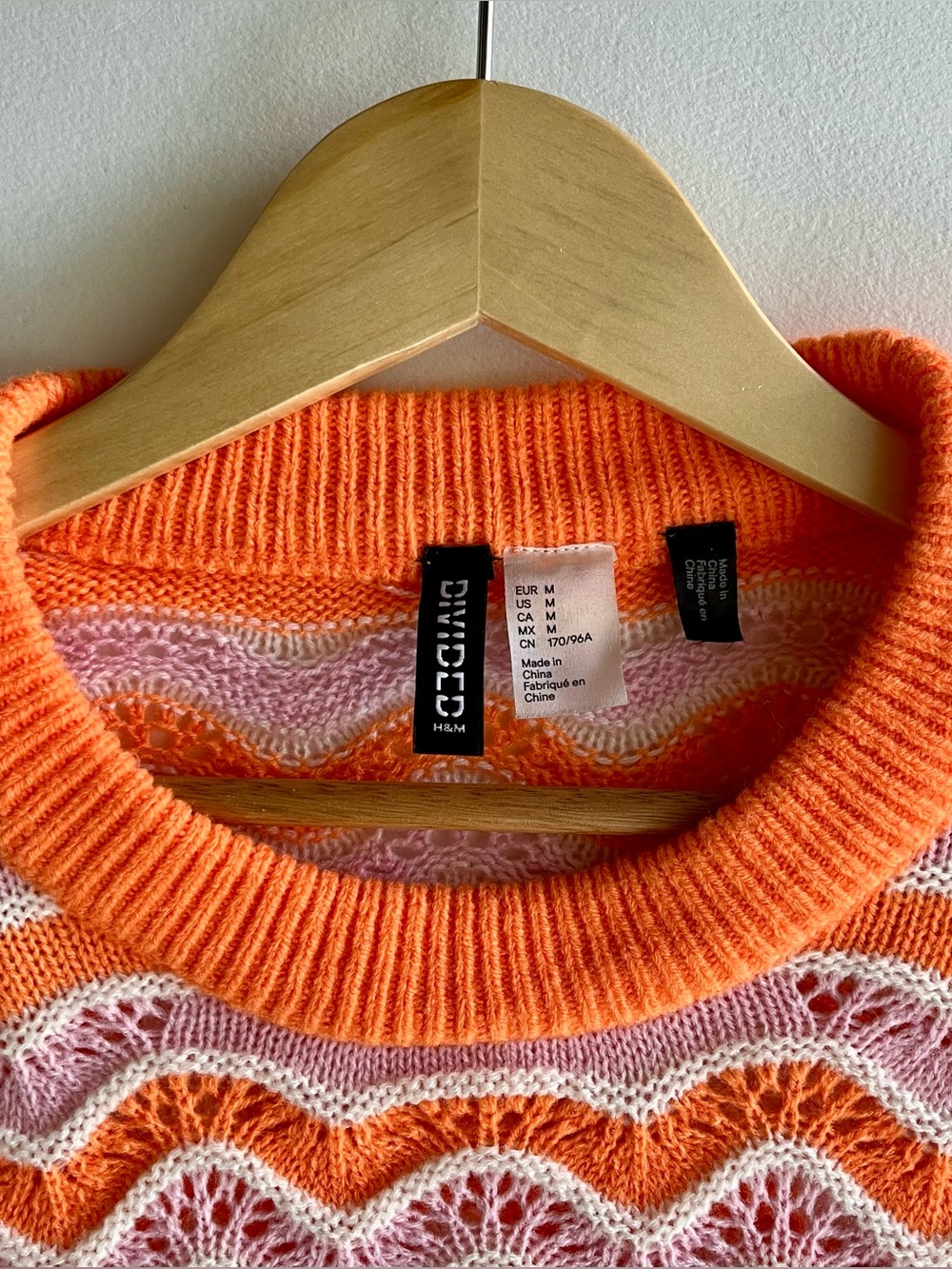 H&M | Wavy Chevron Pointelle Knit Sweater Orange Pink White | Women’s Size: M - Picture 5 of 5